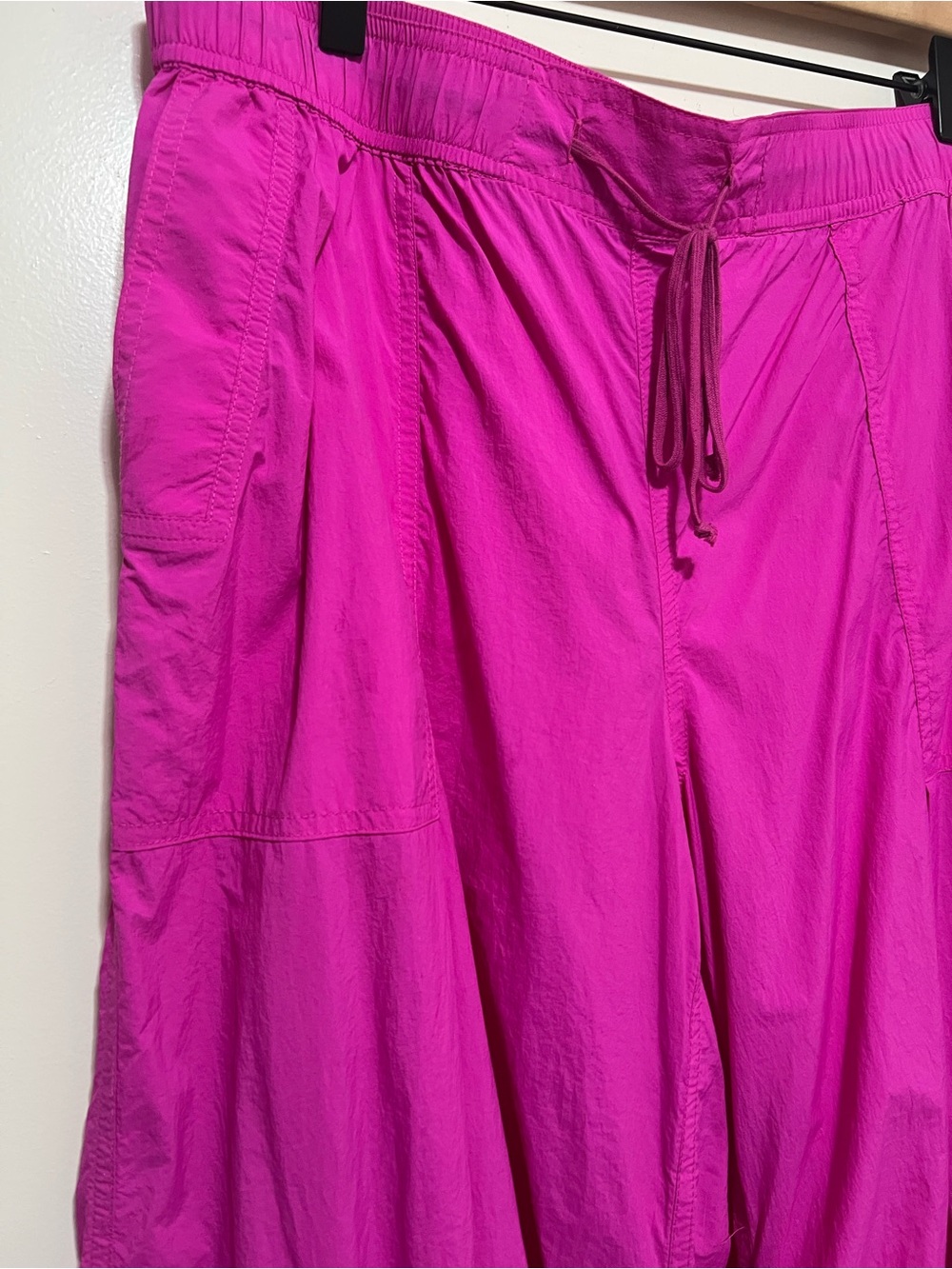 High-Rise Wide-Leg Cargo Pants in Bright Pink - Picture 7 of 11